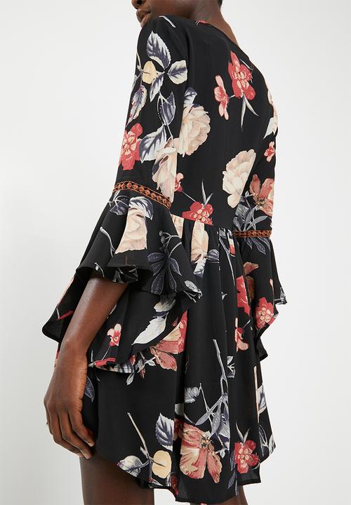 Revenge - Flare sleeve floral v-neck dress - black
