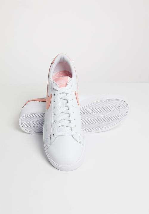 Nike - Blazer Low LE -  White / Storm Pink
