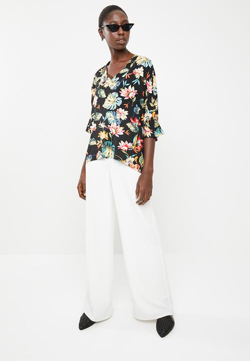 Superbalist - V-neck blouse - black floral