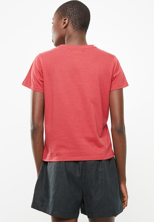 Superbalist - Rolling summer short sleeve tee - red