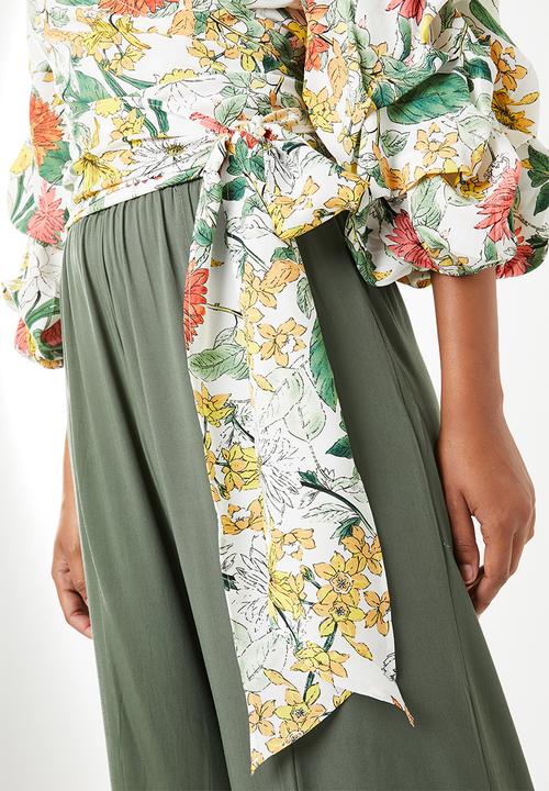 STYLE REPUBLIC - Romantic volume wrap blouse - white