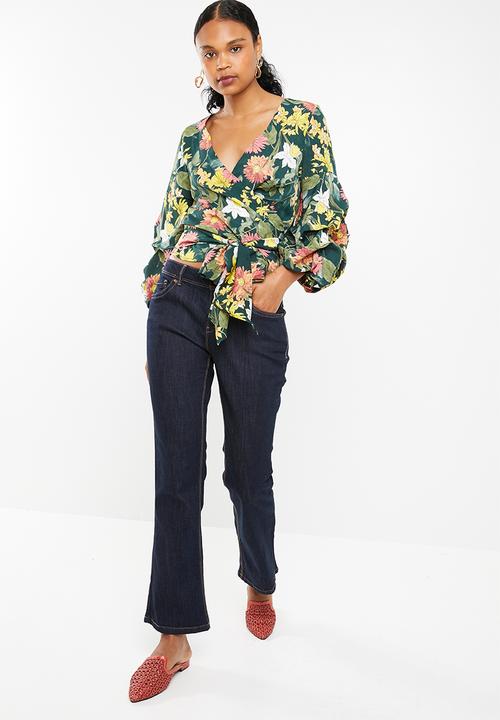 STYLE REPUBLIC - Romantic volume wrap blouse - green