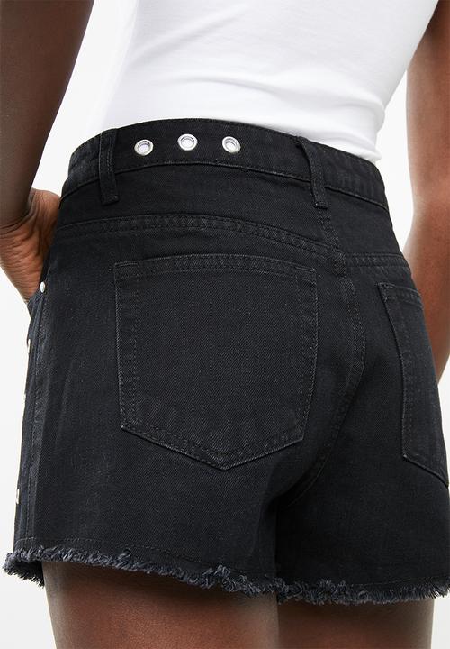 Superbalist - Eyelet detail denim shorts - black