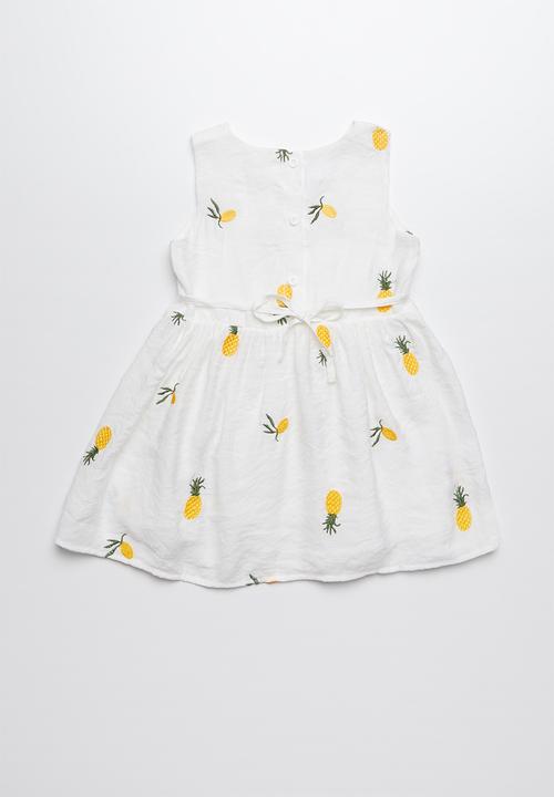 Pop Candy - Printed sleeveless dress with embroidered pineapples - white  