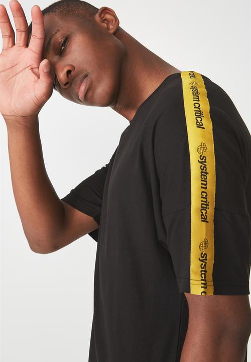 Cotton On - Drop shoulder longline tee - black & yellow 