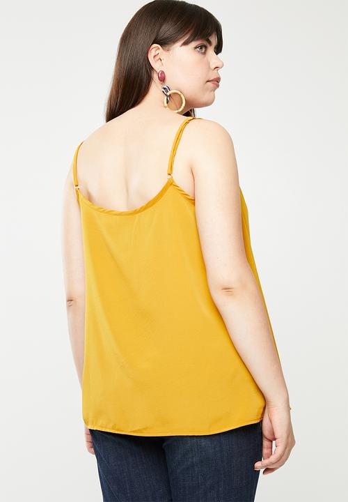 STYLE REPUBLIC PLUS - Semi cowl cami - mustard