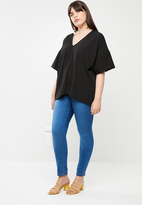 STYLE REPUBLIC PLUS - Oversized T-shirt - black