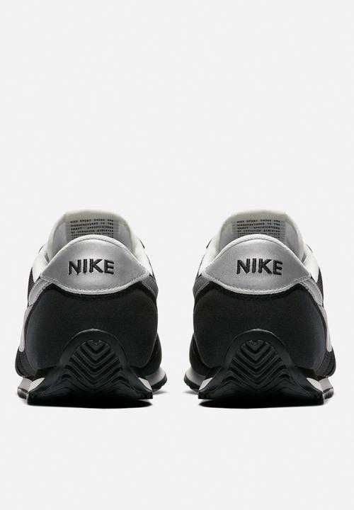 Nike - Oceania Textile - black & metallic silver summit white 