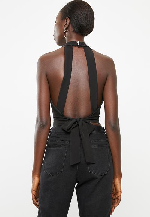 STYLE REPUBLIC - Cross front crop top - black