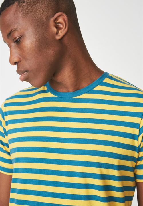 Cotton On - Tbar premium crew neck tee - yellow & blue