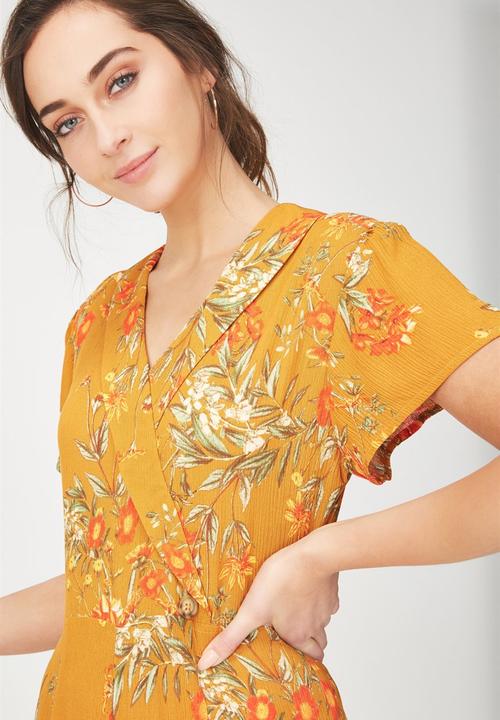 Cotton On - Woven jordy  jumpsuit - gold