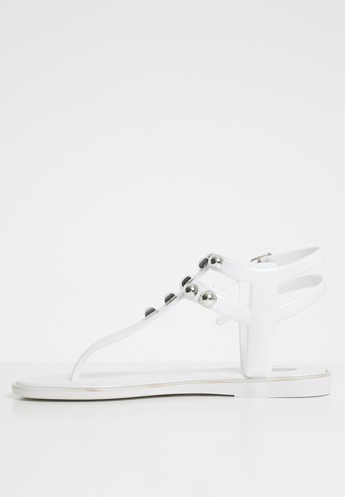 Footwork - Stud detail t-bar sandals - white