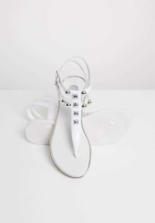Footwork - Stud detail t-bar sandals - white