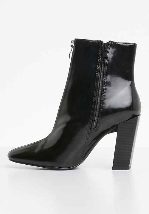 Missguided - Feature heel front zip ankle boot - black 