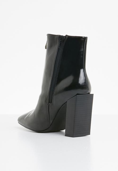 Missguided - Feature heel front zip ankle boot - black 