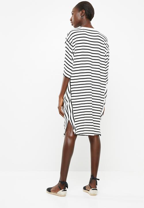 Superbalist - Contrast stripe dolman t-shirt dress - black and white stripe