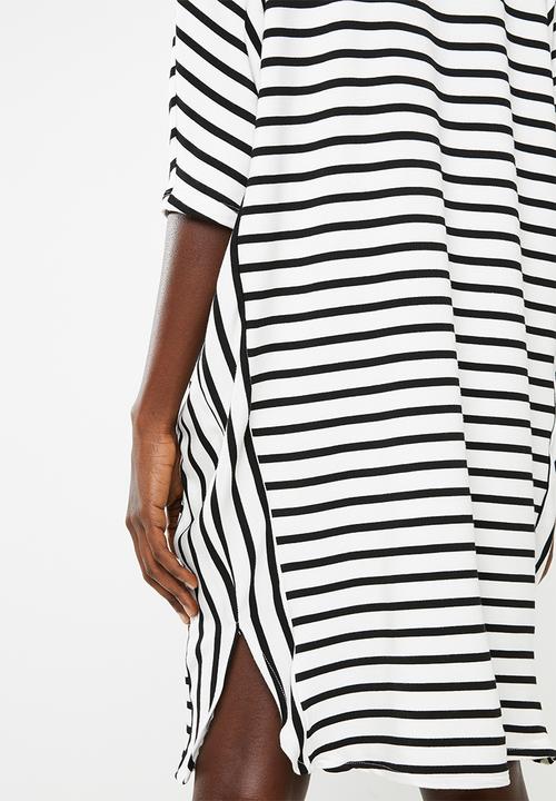 Superbalist - Contrast stripe dolman t-shirt dress - black and white stripe