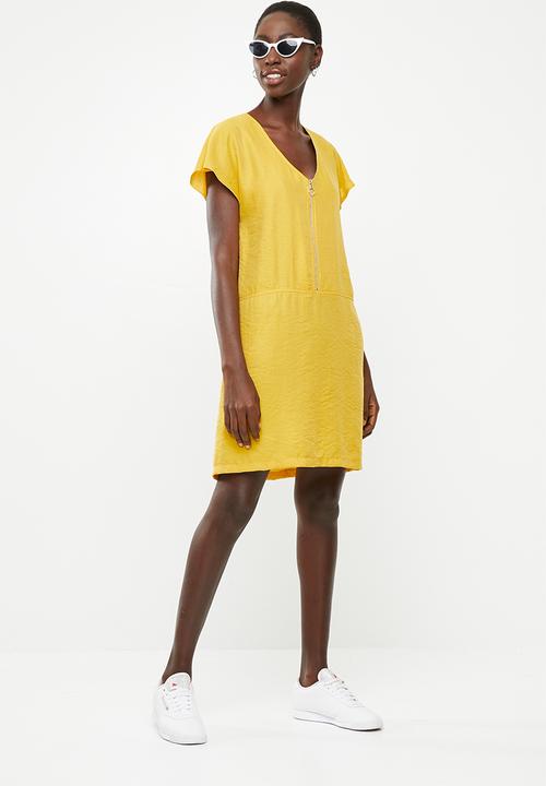 Superbalist - Zip detail shift dress - yellow