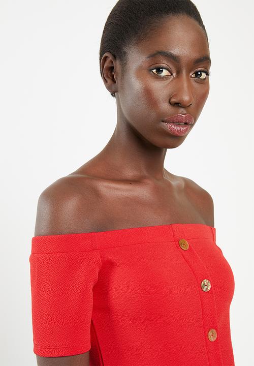 Superbalist - Fitted off the shoulder button through top - red