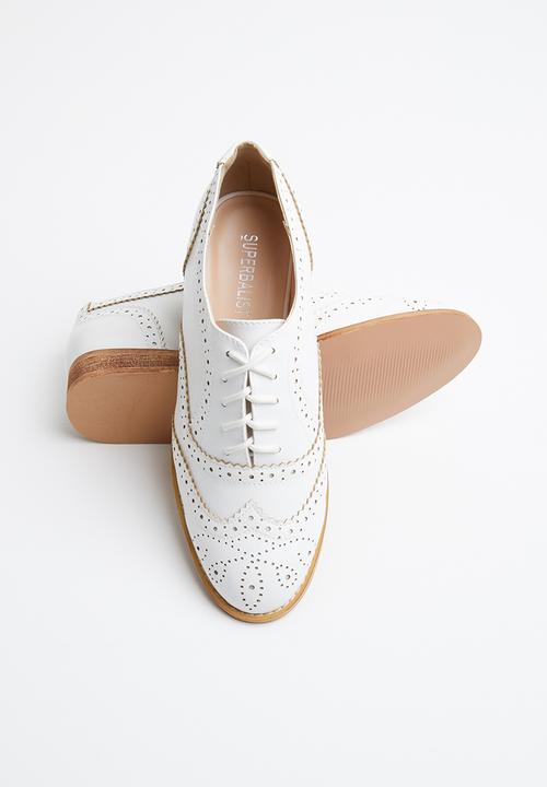 Superbalist - Ally brogue - white