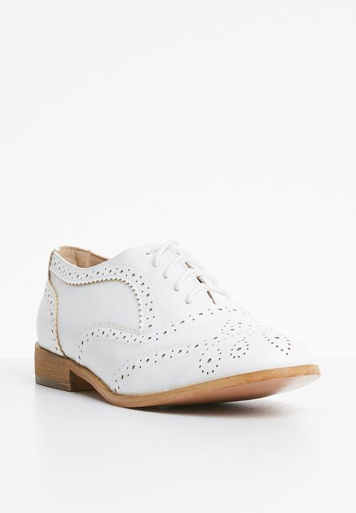 Superbalist - Ally brogue - white