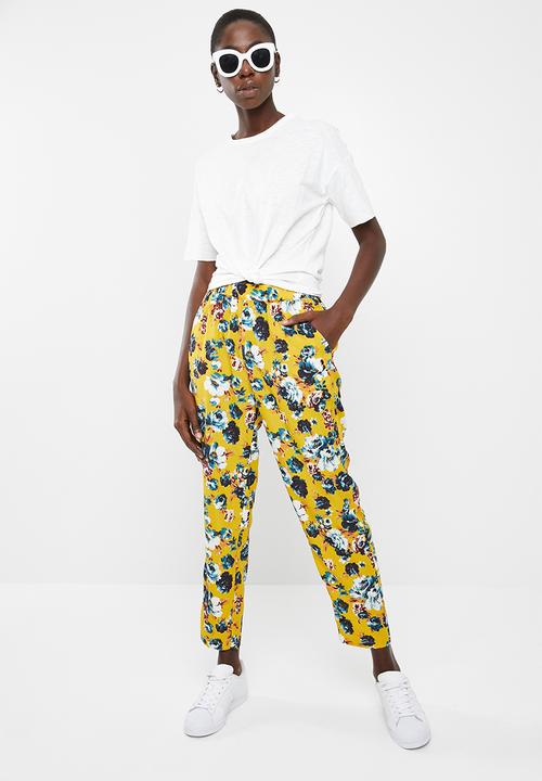 Vero Moda - Mascha short sleeve knot top - white