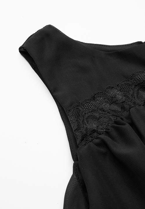 Rebel Republic - Ruffle top - black