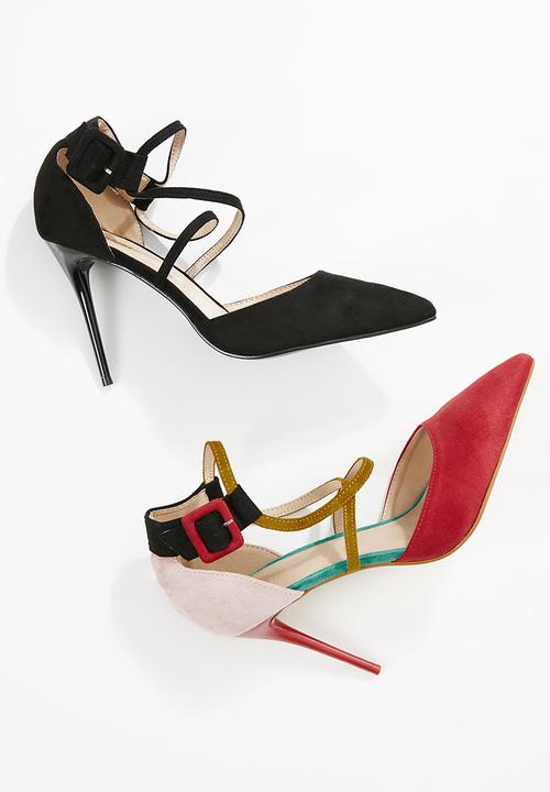 Plum - Cut-out courts - black