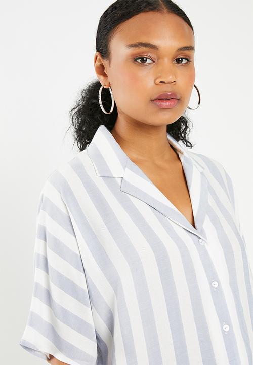 Superbalist - Drop shoulder crop shirt - blue stripe