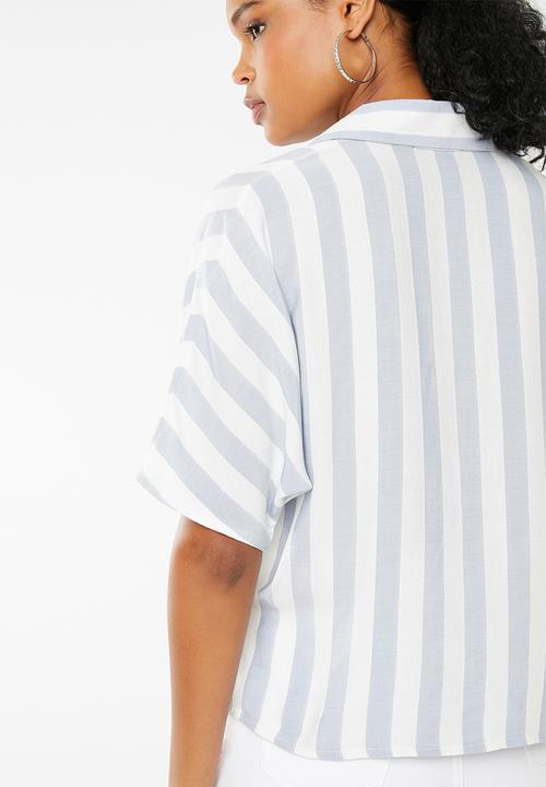 Superbalist - Drop shoulder crop shirt - blue stripe