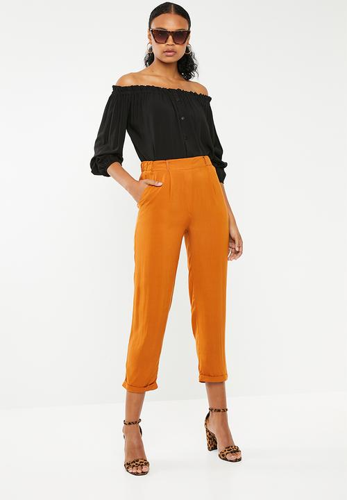 Superbalist - Off the shoulder button front blouse - black