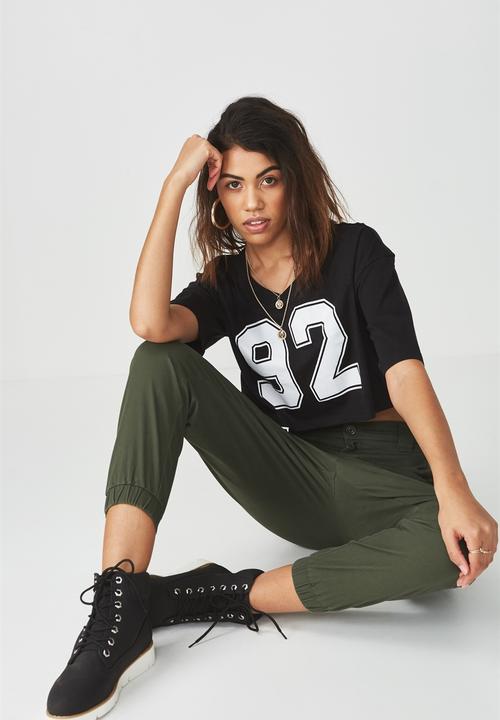 Supré  - V-neck boxy crop - black 