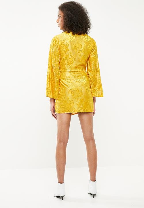 Missguided - Flared long sleeve twist front - yellow