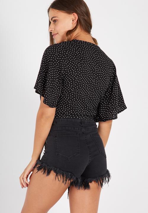 Supré  - Tie front flare sleeve top - black