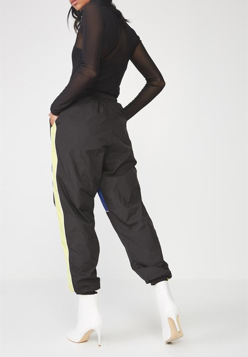 Factorie - Shell tracksuit pant - black 