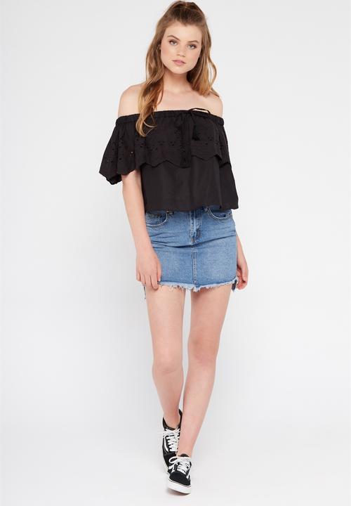 Factorie - Sophia off shoulder with tassel - black 