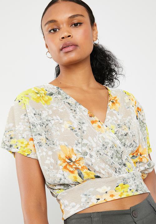 Superbalist - Plisse wrap tee- champagne floral