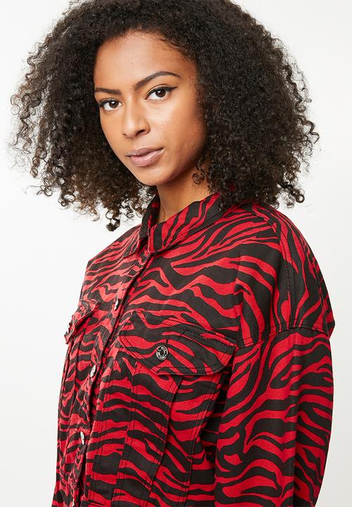 Missguided - Zebra print cropped denim jacket- red