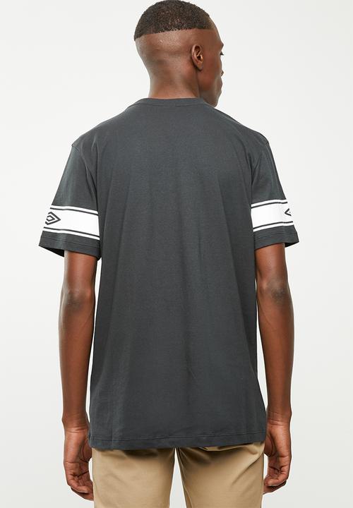 Umbro - Umbro barrier tee - black & white