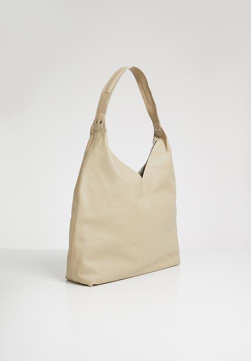 Superbalist - Zip pocket leather shopper bag-bone