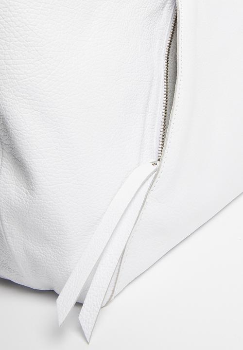 Superbalist - Zip pocket leather bag - snow