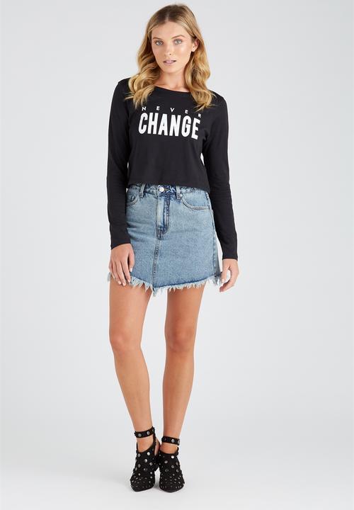 Supré  - Printed long sleeve loose crop - black 