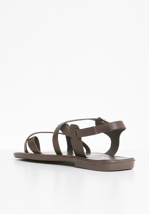 STYLE REPUBLIC - 2 Criss cross sandals - brown