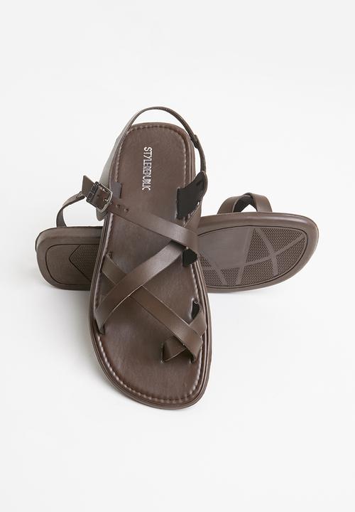 STYLE REPUBLIC - 2 Criss cross sandals - brown