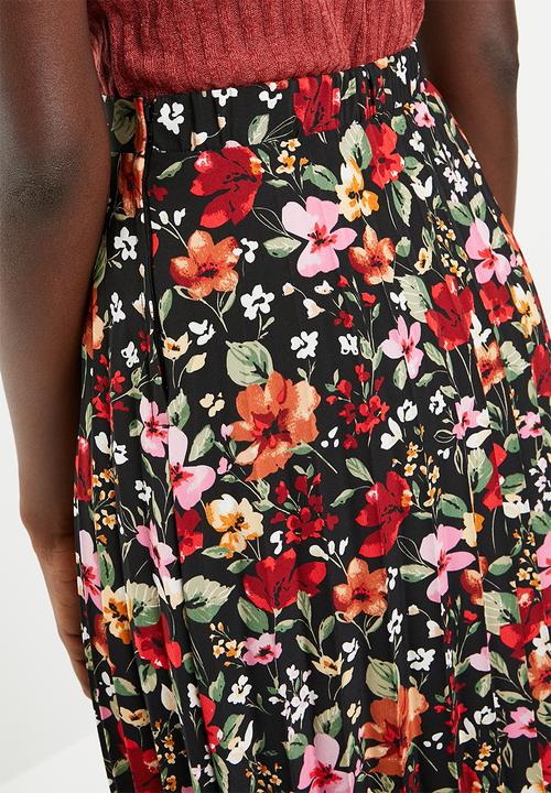 Superbalist - Pleated midi skirt  - black floral
