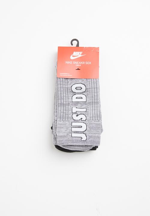 Nike - Sportswear sneaker socks - black and grey 