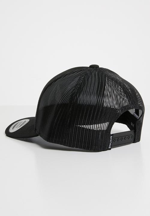 Nixon - Iconed trucker cap - black