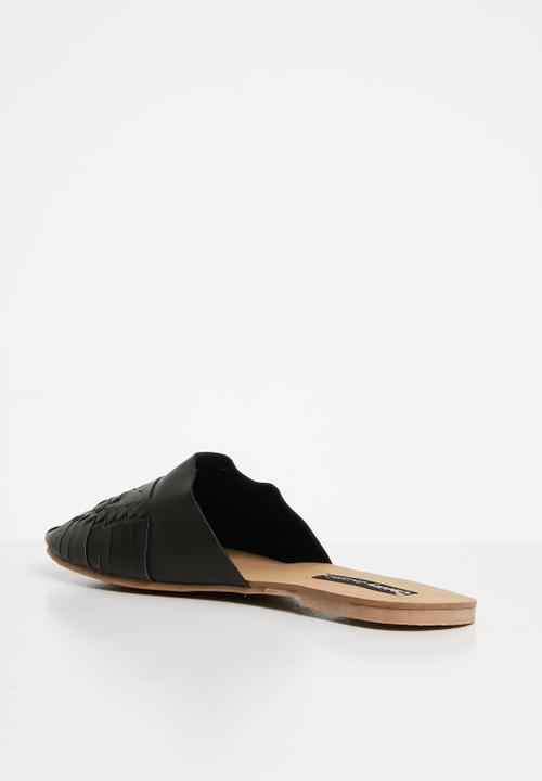 Cherry Collection - Montana woven detail pumps - black