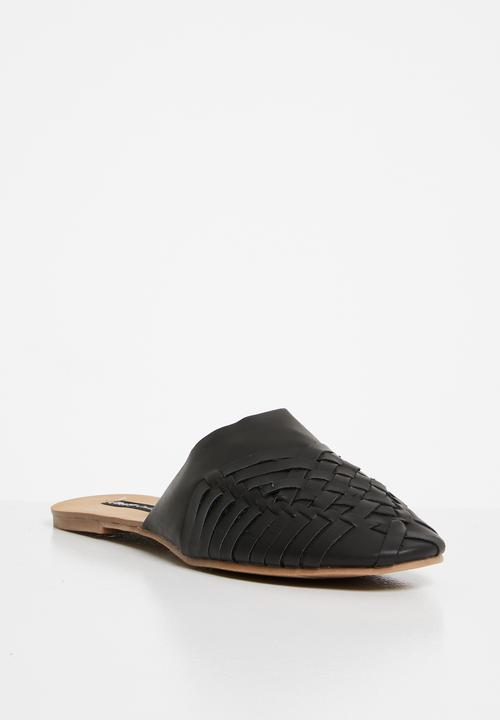Cherry Collection - Montana woven detail pumps - black