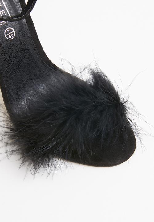 Truffle - Fur strap silettos - black